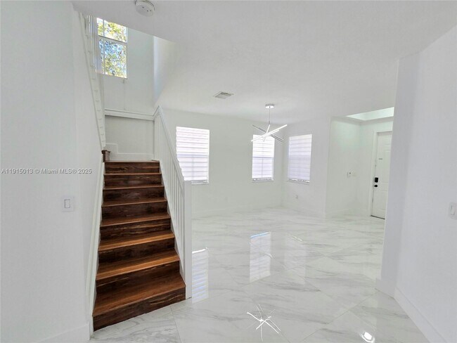 Building Photo - 7848 NW 108th Ct