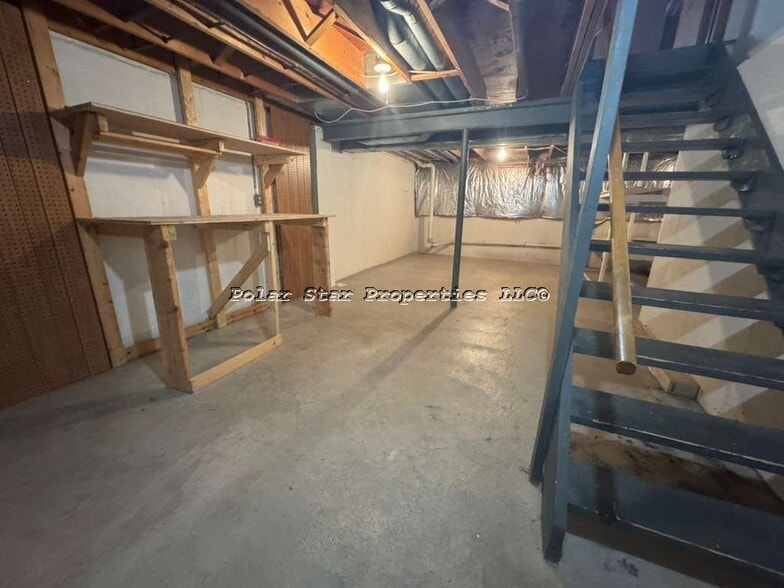 Building Photo - 767 Robin Rd