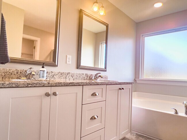 Building Photo - 101 Brighton Landing Dr