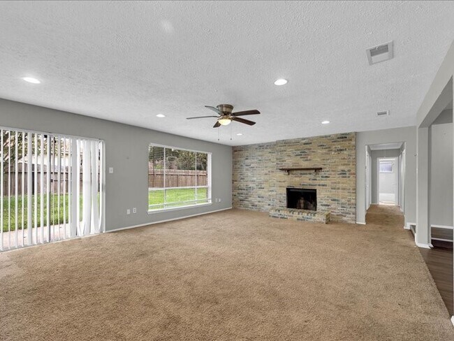 Building Photo - 8406 Daycoach Ln