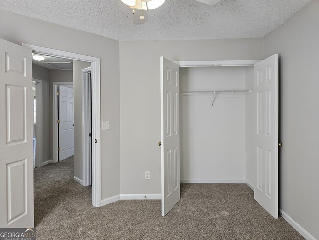 Building Photo - 502 Stonewood Pl