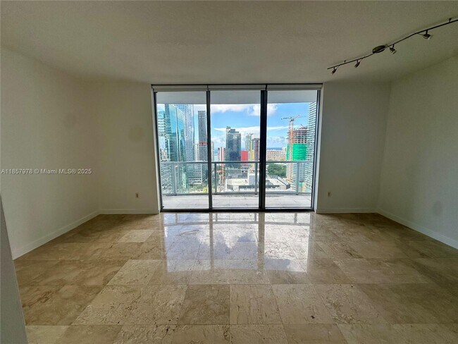 Building Photo - 1060 Brickell Ave