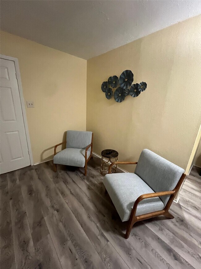 Building Photo - 22319 Deville Dr