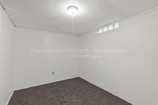Building Photo - 1810 Mora Ln