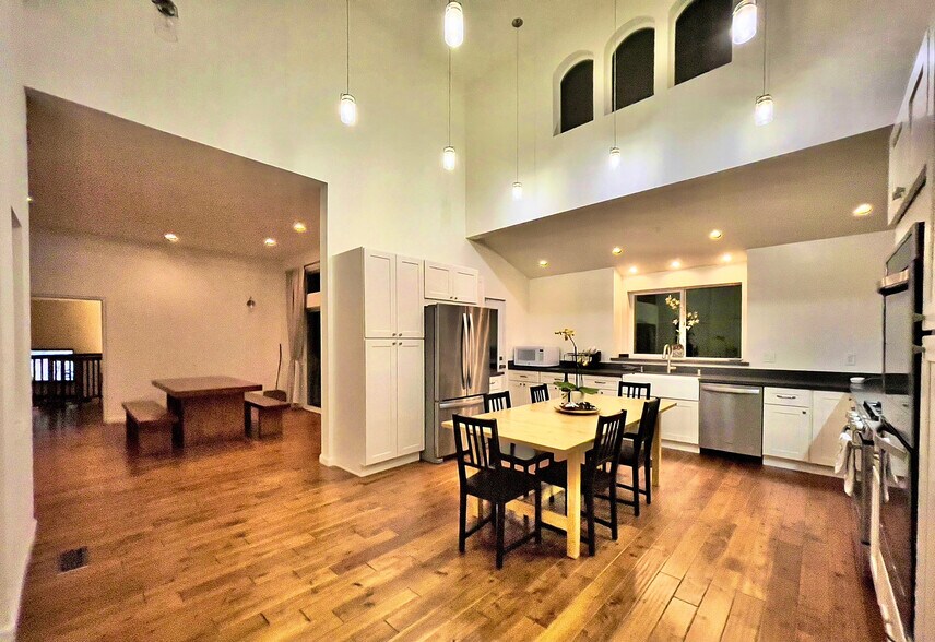 Building Photo - 109 Rancho de la Rosa