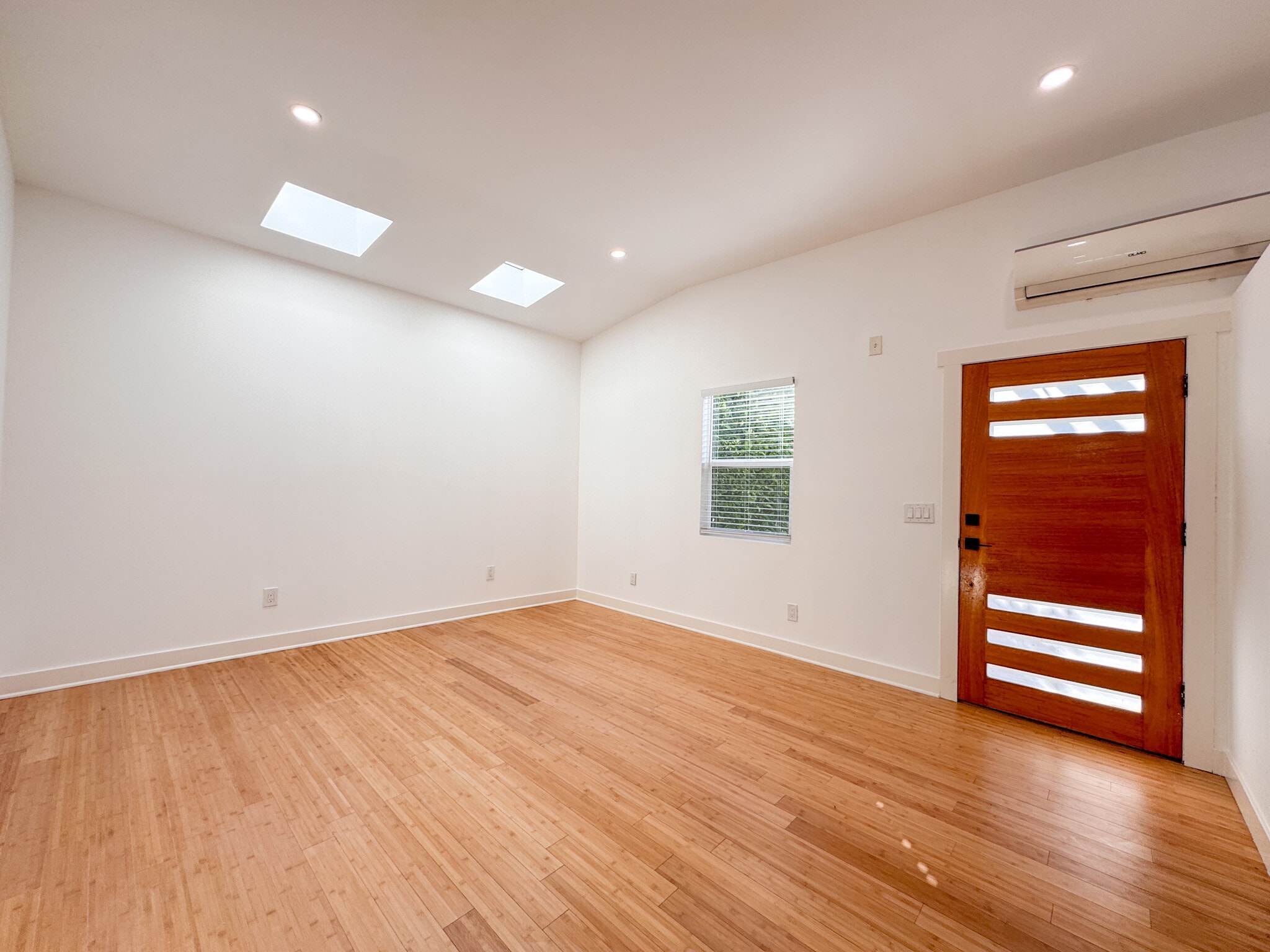 Building Photo - 3654 Harriman Ave