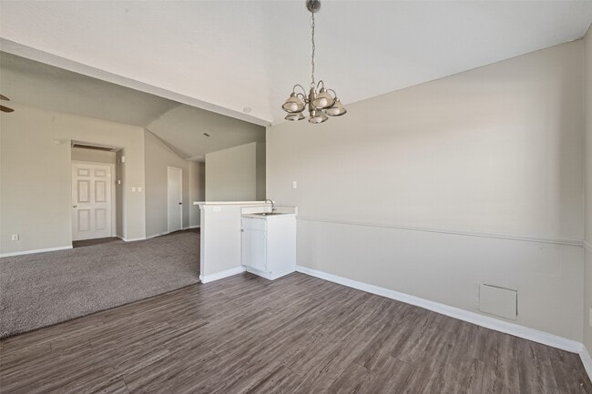 Building Photo - 22718 Pebworth Pl