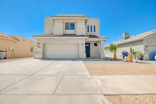 Primary Photo - Beautiful 4 bed/2.5 baths in the desirable...