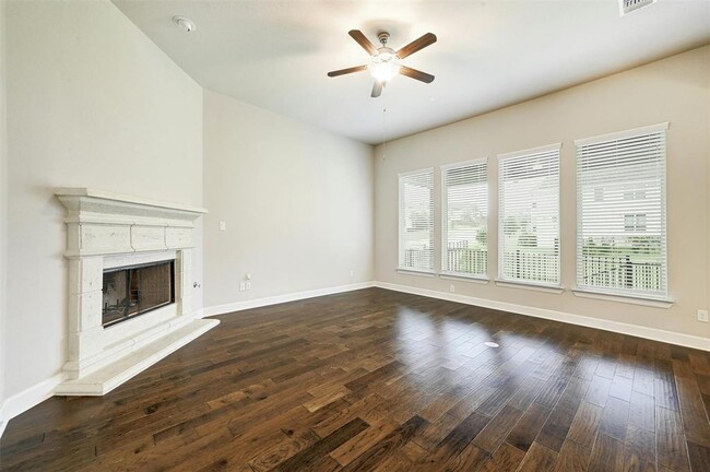 Building Photo - 5308 Via Besso Dr