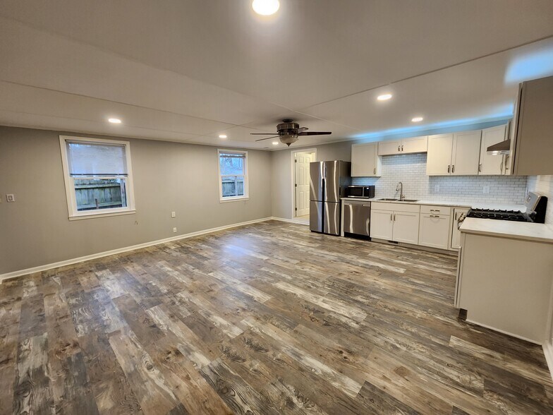 Building Photo - 2942 Pangborn Rd