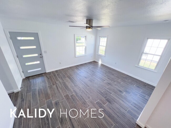 Building Photo - 3504 N Westmont St