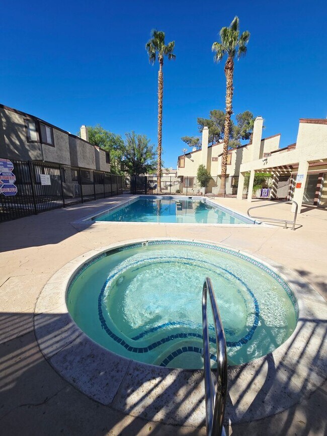 Building Photo - Fully Furnished 2-Bedroom Townhouse Near the Strip, UNLV & Airport