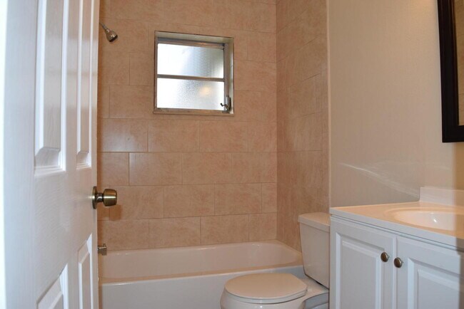 Building Photo - Home for Rent