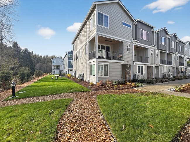 Building Photo - 1322 194th St SE