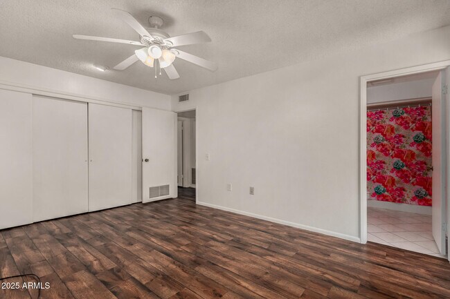 Building Photo - 16828 N 108th Ave