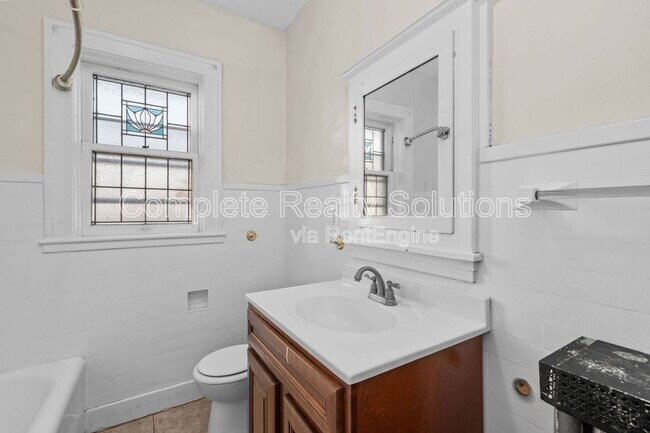 Building Photo - 3948 S Grand Blvd