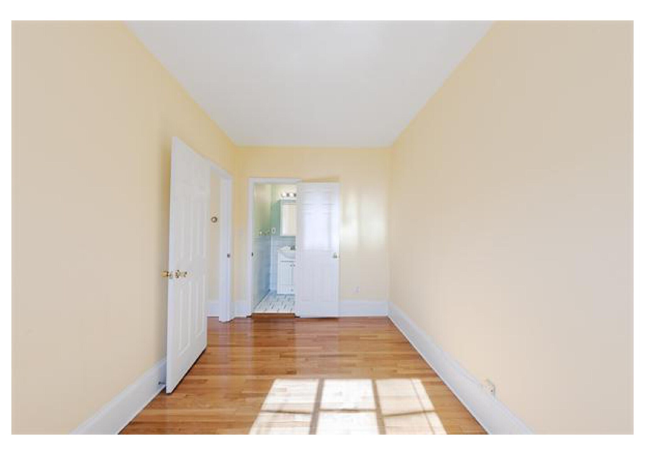 Building Photo - 511 Beacon St