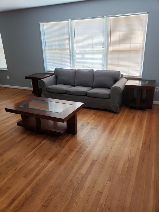 Building Photo - 3 Bedroom unit near ODU