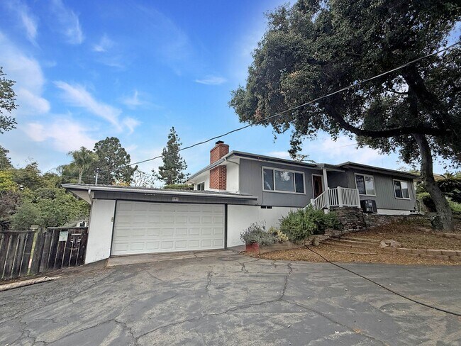 Primary Photo - 3B/1BA Home in Escondido Available for Rent!