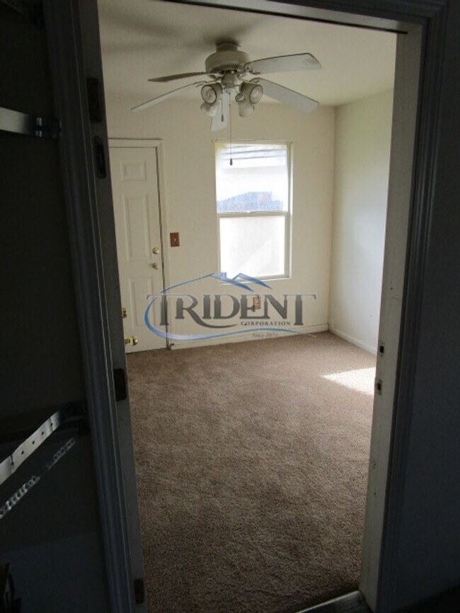 Building Photo - Beautiful Yuba City home on a large lot