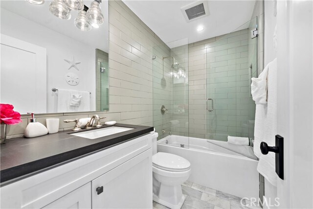 Building Photo - 156 Pearl St