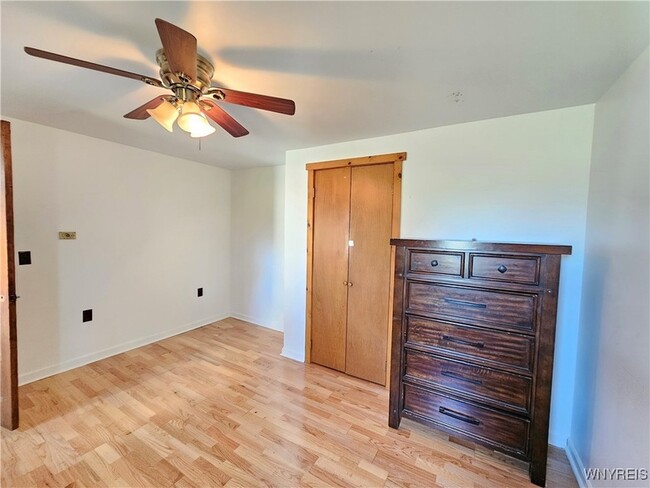 Building Photo - 1970 Sturgeon Point Rd