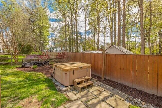 Building Photo - 5624 Kemp Ln