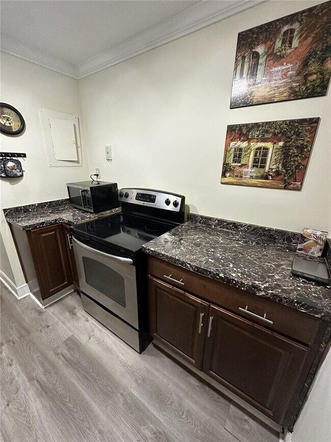 Building Photo - 210 172nd St