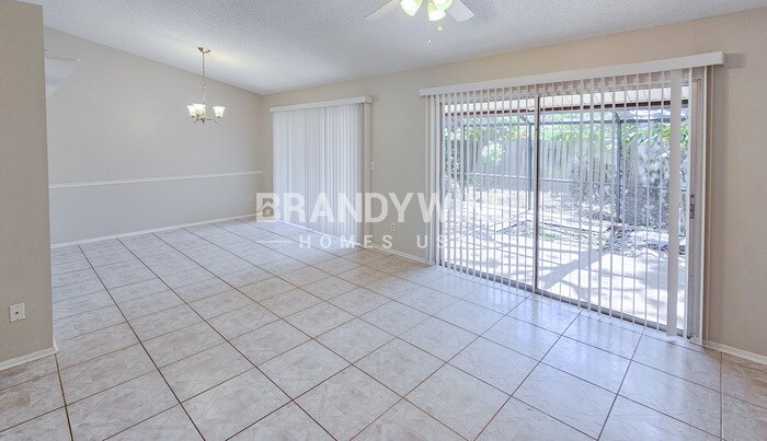 Building Photo - 737 Country Shire Ln