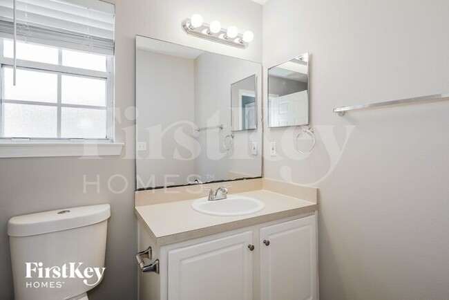 Building Photo - 7341 Ironside Dr N