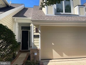 Building Photo - 2058 Beacon Heights Dr