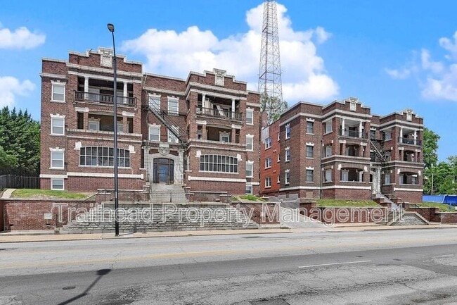 Building Photo - 30 Linwood Blvd