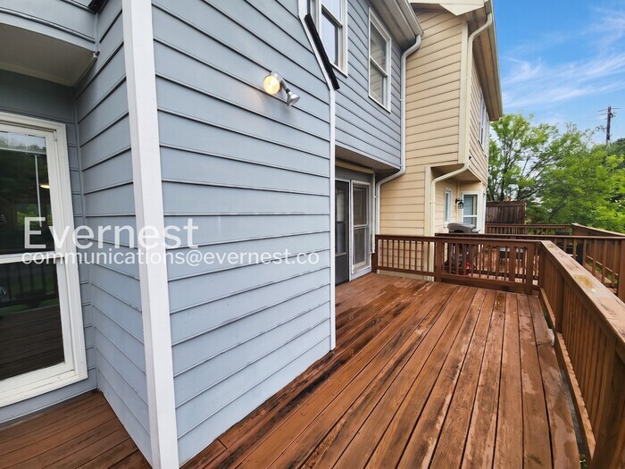 Building Photo - 2696 Arbor Glen Pl