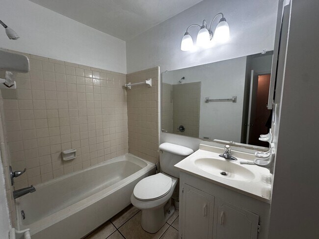 Building Photo - 609 Acorn Grove Ct