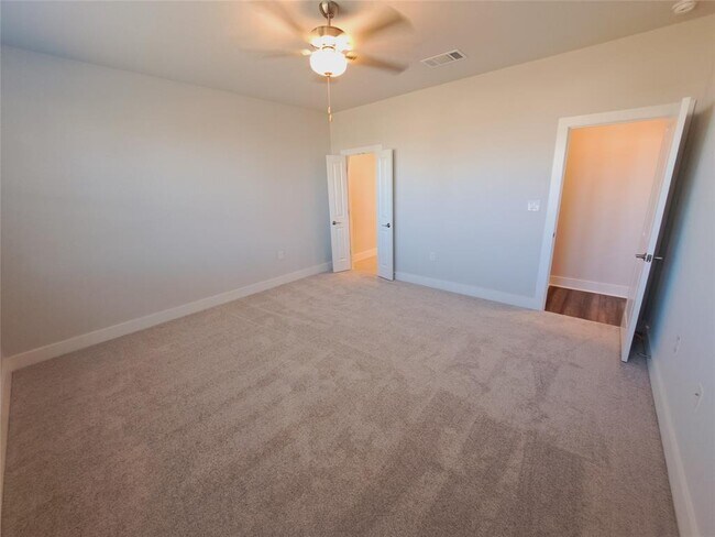 Building Photo - 1720 Purple Martin Dr