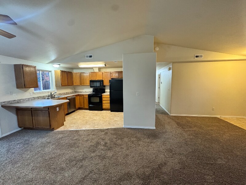 Building Photo - 3143 Lupine St