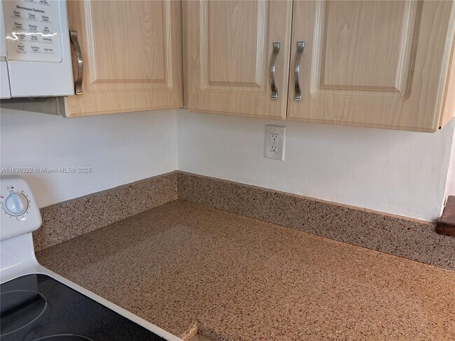 Building Photo - 3559 Magellan Cir