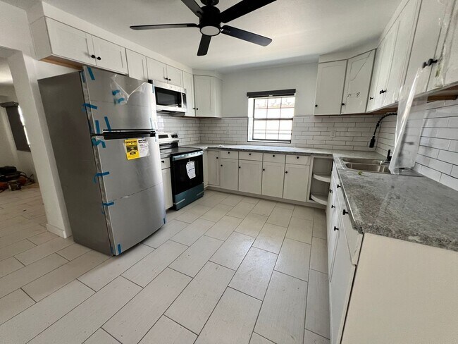 Building Photo - Charming Renovated Country Home for Rent