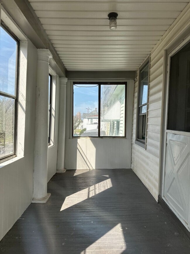 Building Photo - 120 Hough Ave