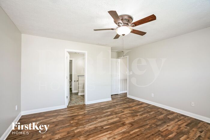 Building Photo - 1049 Arabian Way