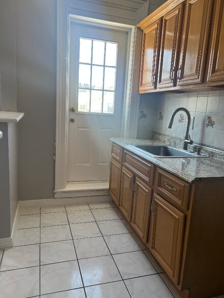 Building Photo - 88-13 104th St