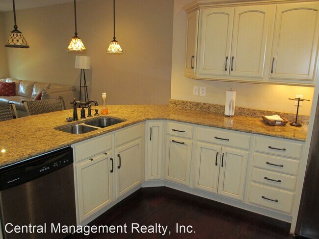 Building Photo - 4 br, 4.5 bath House - 1729 Burdette St.