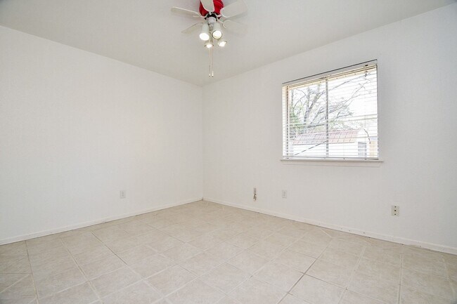 Building Photo - 13730 Shirebrook Dr