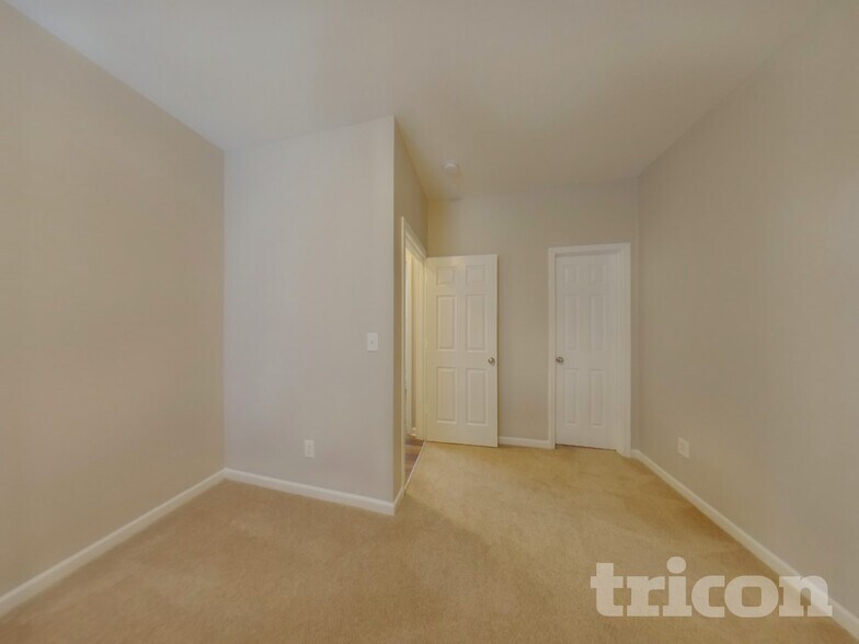 Building Photo - 1021 Skillbeck Rd