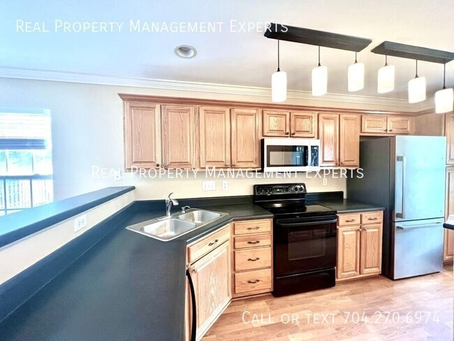 Building Photo - 840 Pelican Bay Dr
