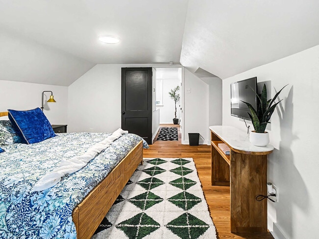 Building Photo - 5252 W 45th St