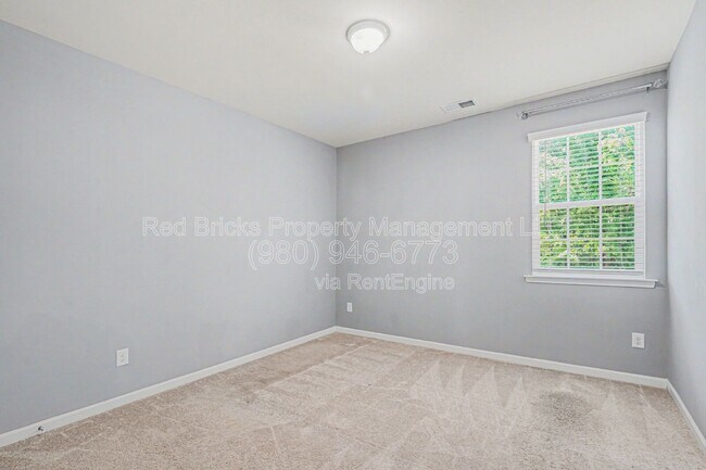 Building Photo - 14419 Rhodes Hall Dr