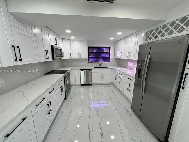 Building Photo - 2518 Key Largo Ln