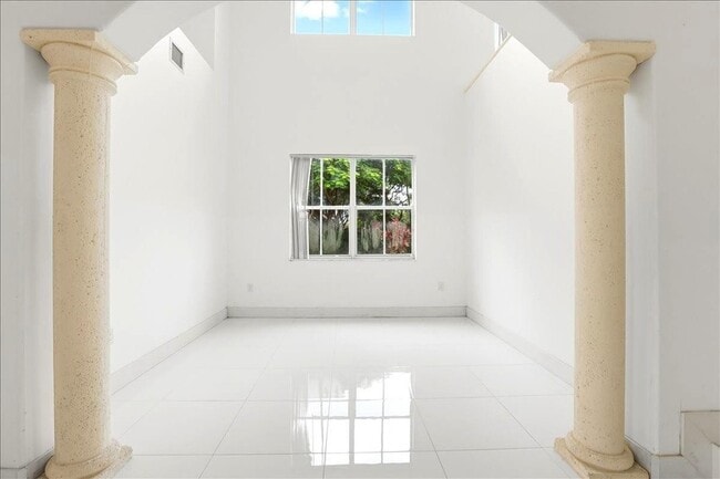 Building Photo - 3802 SW 165th Terrace