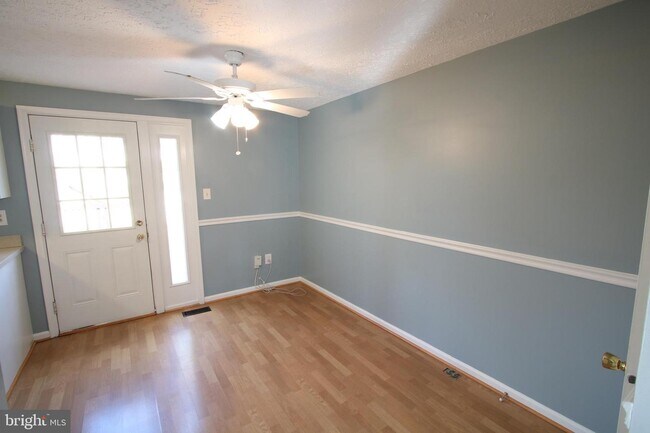 Building Photo - 11021 Outpost Dr